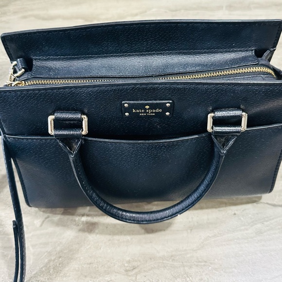 Kate spade cross body bag in excellent condition - Picture 1 of 4